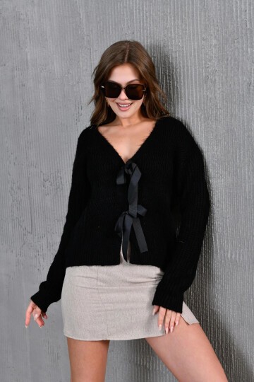 Kadın V Yaka Örgü Detay Fiyonklu Triko Ceket
