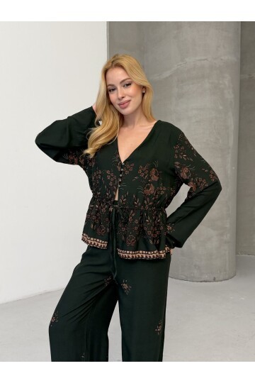 Kadın Viskon Kumaş Desenli V Yaka Kuşaklı Alt Üst Takım Yeşil