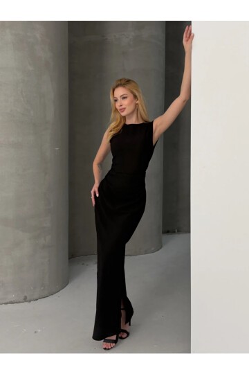 Kolsuz Bisiklet Yaka Yırtmaçlı Uzun Elbise Siyah