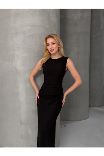 Kolsuz Bisiklet Yaka Yırtmaçlı Uzun Elbise Siyah