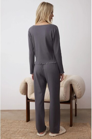 Pamuklu Dantel ve Fiyonk Detaylı Fitilli Örme Pijama Takımı