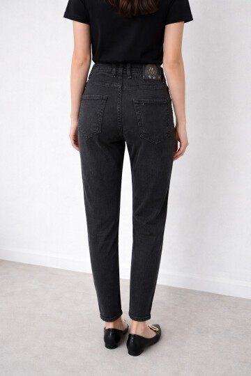 Siyah Esnek Tam Kalıp Kadın Jean
