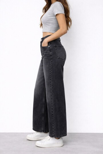 Siyah Taşlanmış Jean