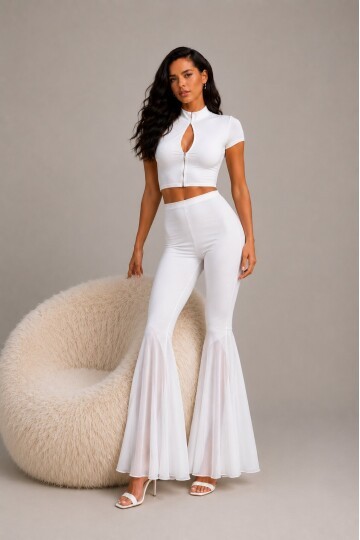 Beyaz Crop Top & İspanyol Paça Pantolon Kadın 2li Takım