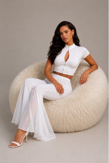 Beyaz Crop Top & İspanyol Paça Pantolon Kadın 2li Takım