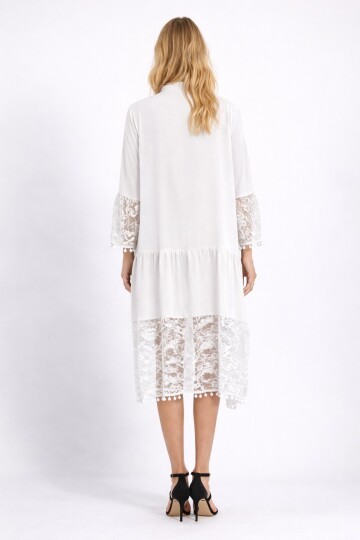 Beyaz Hakim Yaka Düğmeli Tül Detaylı Viskon Elbise