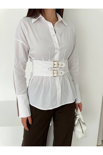 Beyaz Korseli Detaylı Şık Gömlek – Bel Vurgulu Modern Kesim