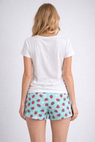 Çilek Baskılı Kadın Şortlu Pijama Takımı – “Life is Sweet” Baskılı Yazlık Rahat Ev Giyimi
