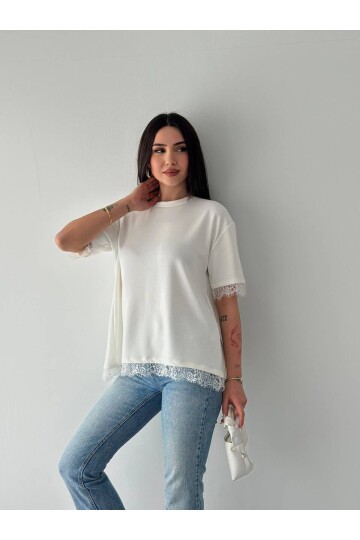 Ekru Dantel Detaylı Oversize T-Shirt Bluz – Sırt Dekolteli Şık Kadın Bluz