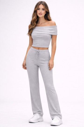 Gri Madonna Yaka Kaşkorse Takım – Şık ve Rahat İkili Set