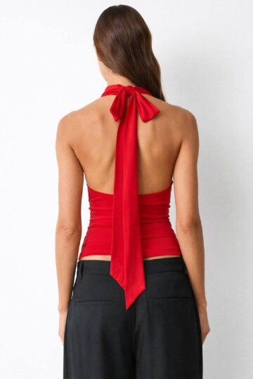 Kadın Halter Yaka Bluz Drapeli – Kayık Yaka, Esnek Kumaş, Fit Kesim Şık Bluz