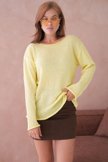 Kadın Sarı Basic Oversize Kayık Yaka Dokulu Triko Kazak