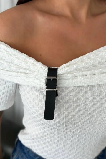 Kadın Tokalı Düşük Omuz Bluz