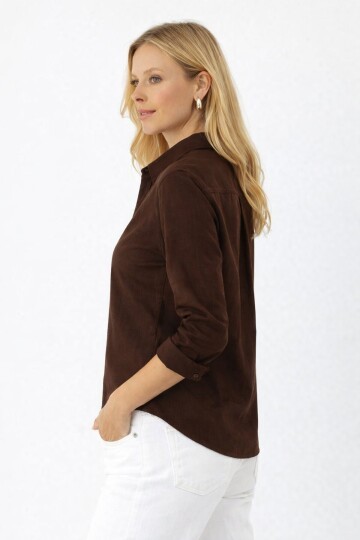 Kahverengi V Yaka Düğmeli Kadın Gömlek – Rahat Kesim, Günlük & Şık Stil