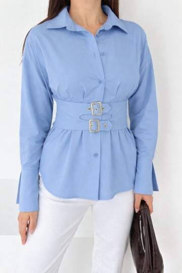 Mavi Korseli Detaylı Şık Gömlek – Bel Vurgulu Modern Kesim