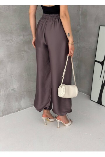 Saten Dokulu Lastik Paça Detaylı Yüksek Bel Bol Pantolon