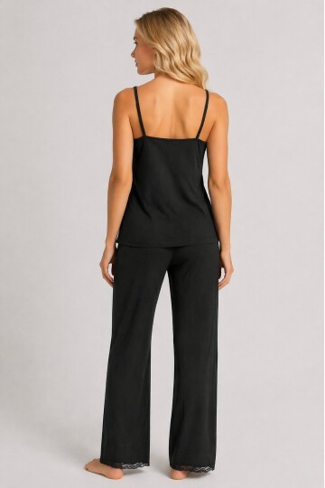 Siyah Dantel Detaylı Askılı Kadın Pijama Takımı – Rahat & Şık Ev Giyimi