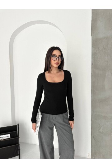 Siyah Kare Yaka Uzun Kollu Basic Bluz – Esnek Kumaş Günlük Şık Kadın Bluz