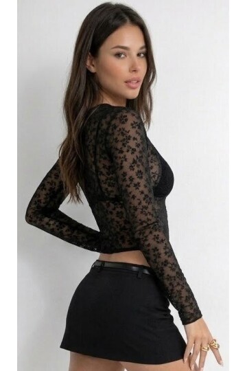 Siyah Transparan Çiçek Desenli Sıfır Yaka Uzun Kollu Bluz