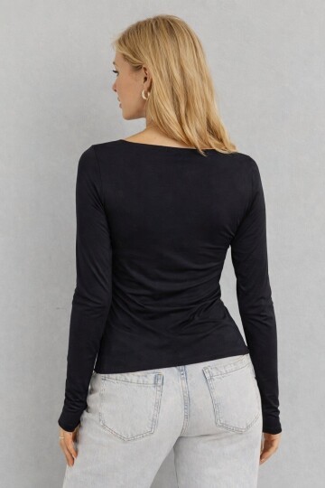 Siyah V Yaka Uzun Kollu Parmak Geçmeli Basic Bluz